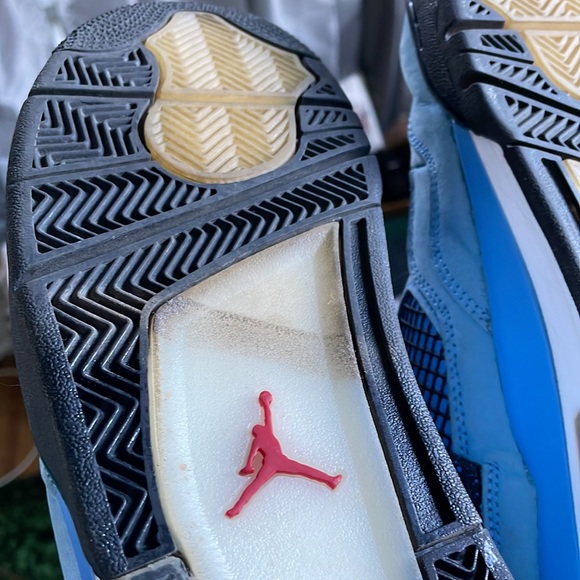 TRAVIS SCOTT X AIR JORDAN 4 . SIZE 9 US - Picture 4 of 5